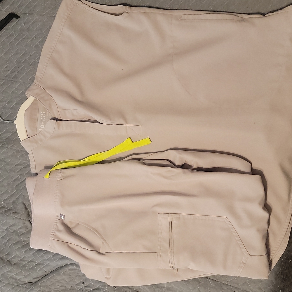 Figs Slate scrubs